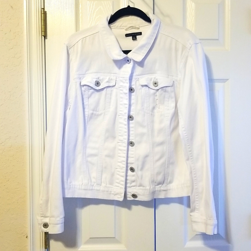Signature Studio white jean jacket, Size XL